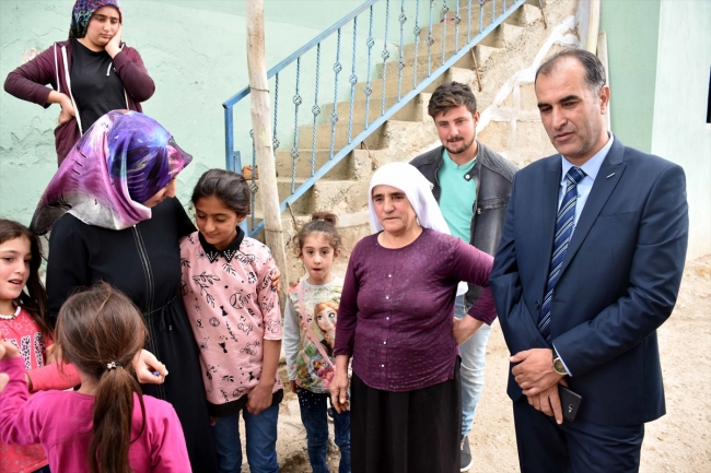 Kapı kapı geziyorlar, kız çocuklarını okula kazandırıyorlar