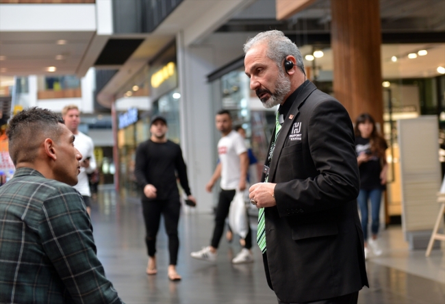 Avustralya'da kalbi duran genci hayata döndüren Türk'e kahramanlık ödülü