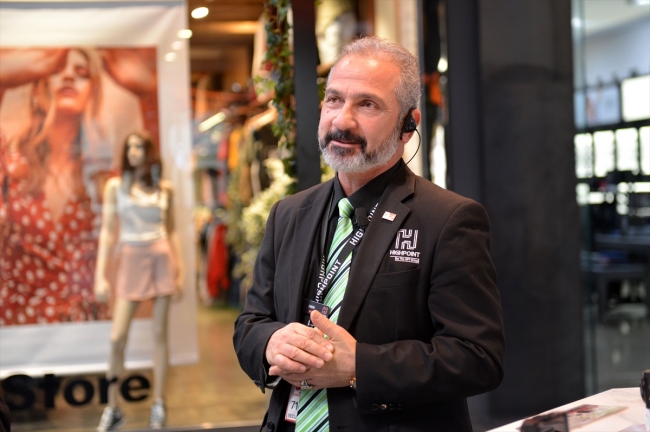 Avustralya'da kalbi duran genci hayata döndüren Türk'e kahramanlık ödülü