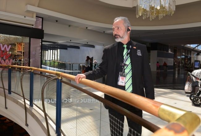 Avustralya'da kalbi duran genci hayata döndüren Türk'e kahramanlık ödülü