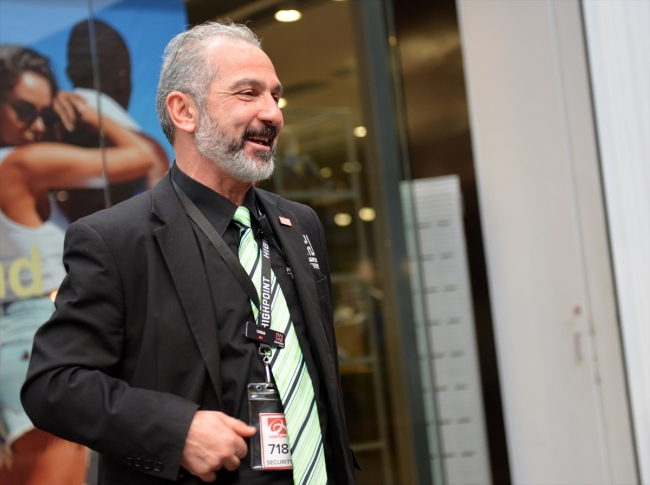 Avustralya'da kalbi duran genci hayata döndüren Türk'e kahramanlık ödülü