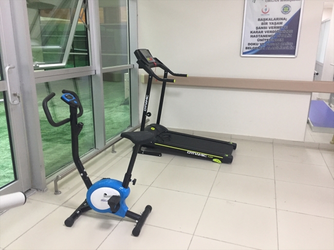 Hastaneye bağışladığı cihazlarla şifa buldu