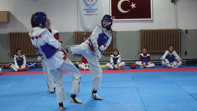 İkiz tekvandocuların hedefi Avrupa şampiyonluğu