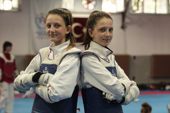 İkiz tekvandocuların hedefi Avrupa şampiyonluğu