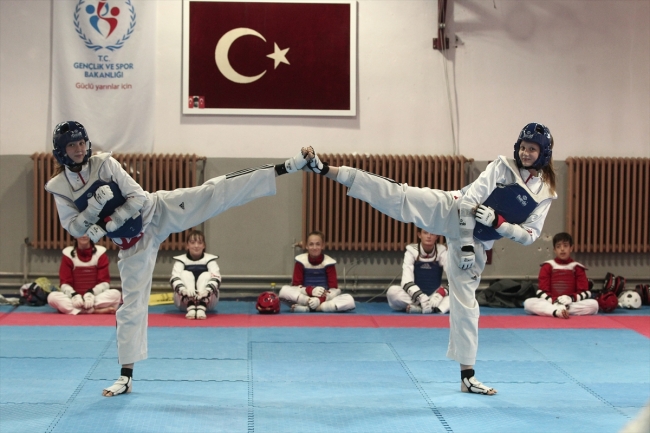 İkiz tekvandocuların hedefi Avrupa şampiyonluğu