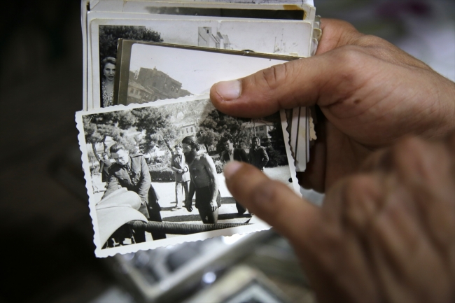 Manisa'nın fotoğraflarını toplamak için ülke ülke gezdi