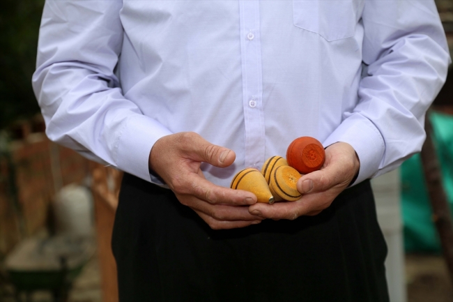 15 yıldır ayrılmadığı köyünden Afrinli çocuklar için çıktı