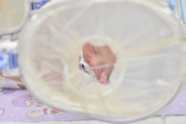 Dar gelirli çiftlerin çocuk hasreti belediye sayesinde sona eriyor