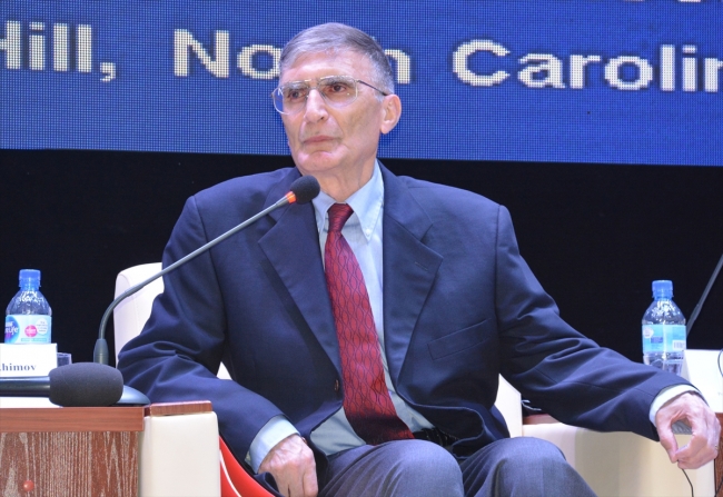Nobel ödüllü Aziz Sancar'a Özbekistan'da fahri doktora verildi