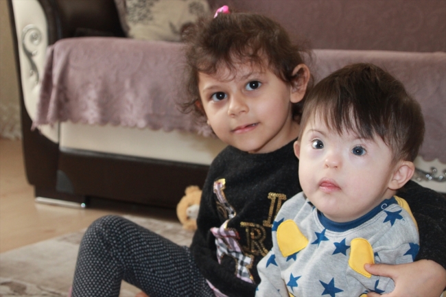 Down sendromlu Mert bebek duyabilmek için yardım bekliyor