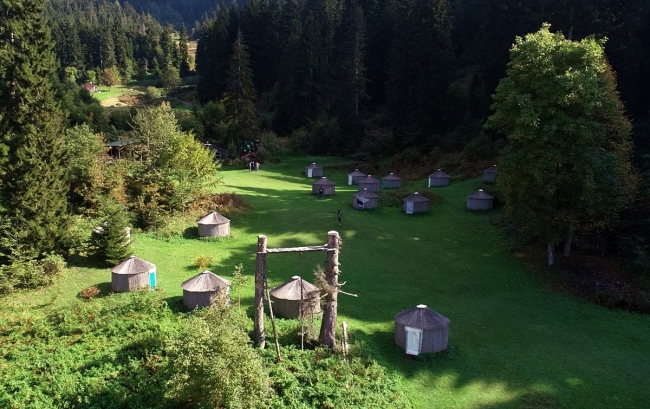 Oğuz boylarının adını verdiği 24 çadırdan oluşan kamp alanı kurdu
