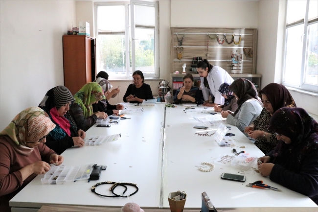 Vanlı kadınlar belediye kurslarıyla meslek sahibi oluyor