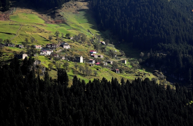 Tarihi yapıları ve doğal güzellikleriyle Santa Antik Kenti
