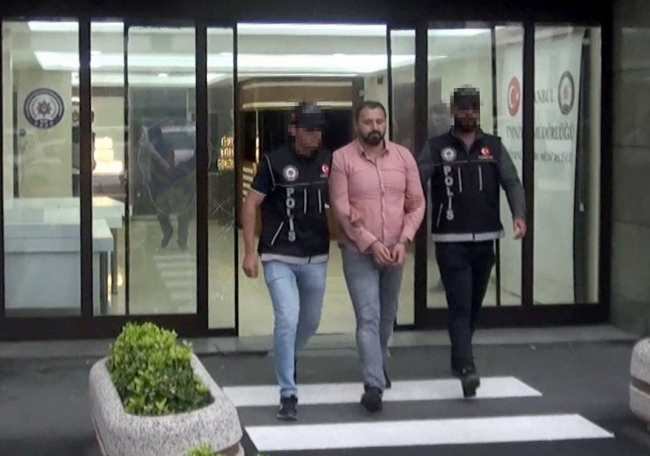 Eski polis, uyuşturucu parasını FETÖ'ye aktardığını itiraf etti