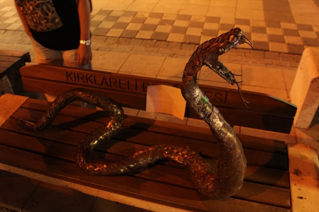 Üniversite öğrencileri hurda malzemeleri sanat eserine dönüştürüyor