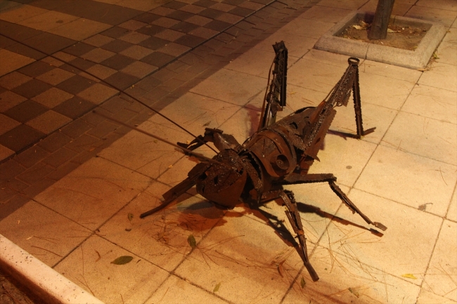 Üniversite öğrencileri hurda malzemeleri sanat eserine dönüştürüyor