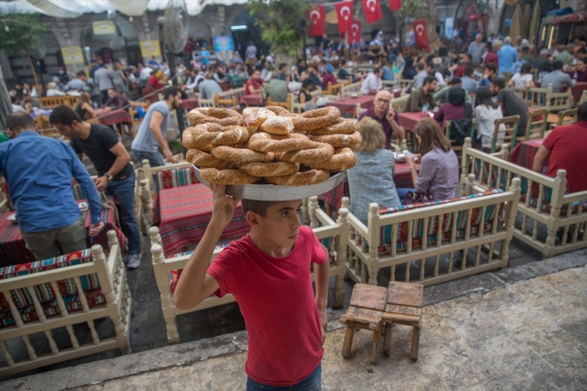 Osmanlı döneminden kalan "Gümrük Hanı" ticari canlılığını koruyor