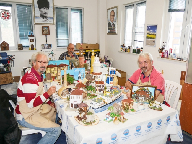 Atık malzemeler sanat eserine dönüşüyor