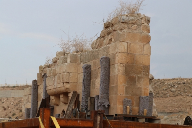 611 yıllık Süleyman Han Camii'nin minaresi taşınıyor