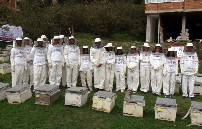 Ordu'nun genç arıcıları yetişiyor