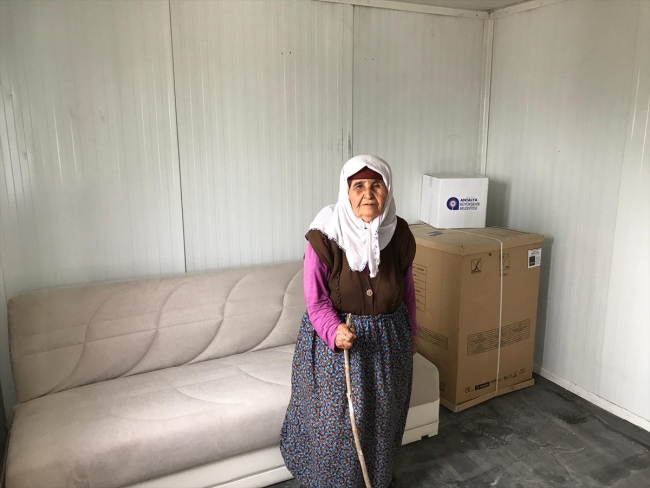 Antalyalı Kiraz ninenin yüzü konteyner ev ile güldü