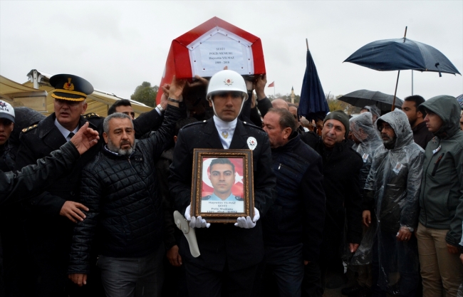 Organlarıyla hayat veren şehit polis Hayrettin Yılmaz toprağa verildi