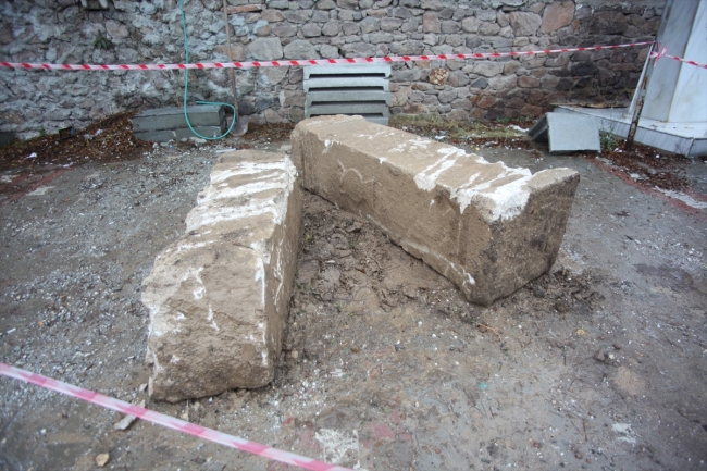 Kütahya'da Antik Çağ'a ait iki taş sütun bulundu