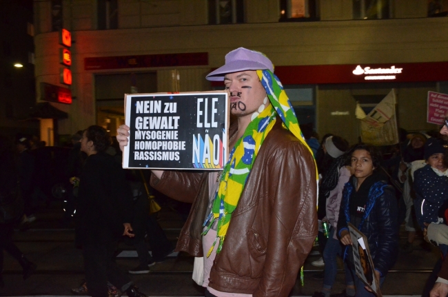 Avusturya’da hükümet karşıtı gösteri