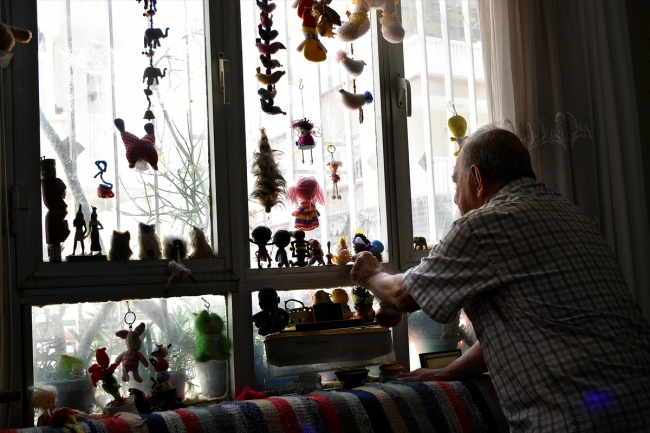 Hatay'da yaşadığı evi 56 yıldır biriktirdiği oyuncaklarla donattı
