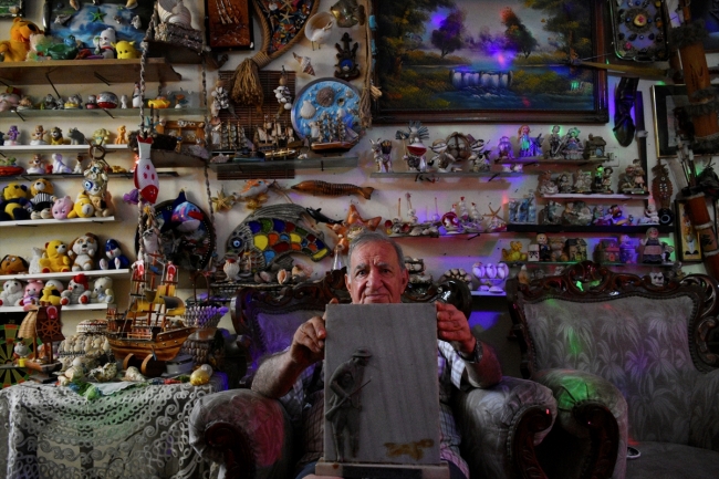 Hatay'da yaşadığı evi 56 yıldır biriktirdiği oyuncaklarla donattı