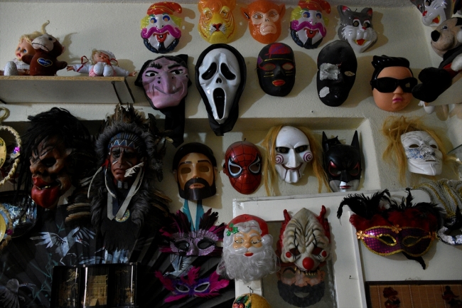 Hatay'da yaşadığı evi 56 yıldır biriktirdiği oyuncaklarla donattı