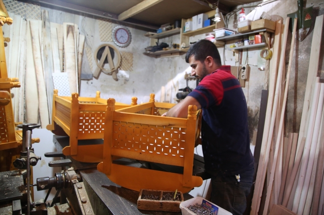 Şanlıurfa'da ahşap beşikler hala tercih ediliyor