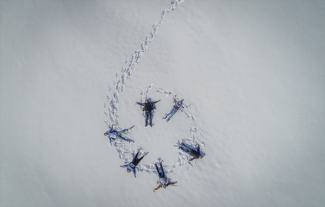 Uludağ'da iki mevsim bir arada yaşanıyor