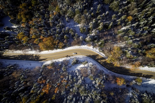Uludağ'da iki mevsim bir arada yaşanıyor