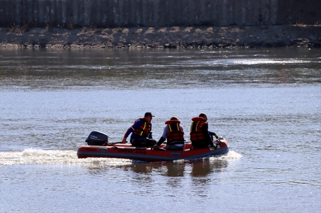 Köprü ayağındaki köpek AFAD'ı harekete geçirdi