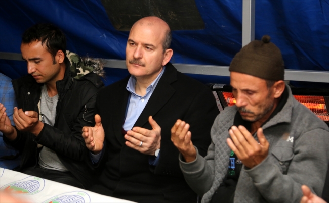 İçişleri Bakanı Süleyman Soylu'dan şehit ailelerine ziyaret