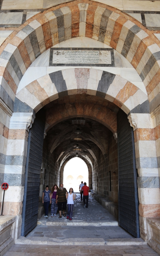 Tarihi Sokullu Mehmed Paşa Külliyesi'nde ticaret kadınlara emanet