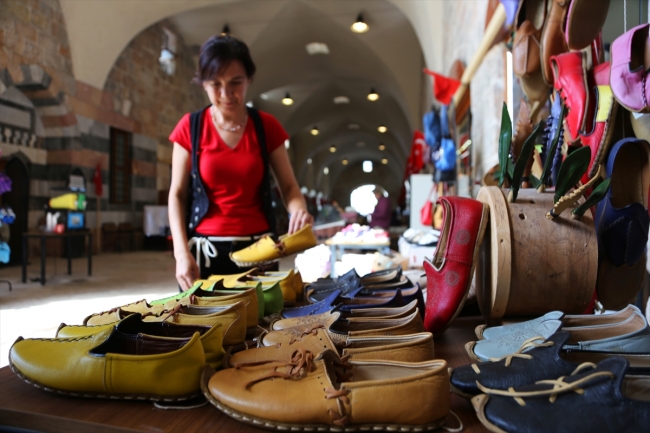 Tarihi Sokullu Mehmed Paşa Külliyesi'nde ticaret kadınlara emanet