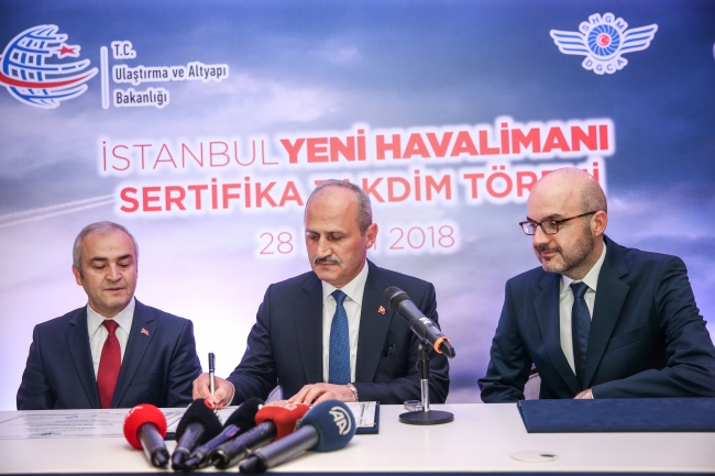 İstanbul Yeni Havalimanı'nın işletme sertifikası İGA'ya teslim edildi