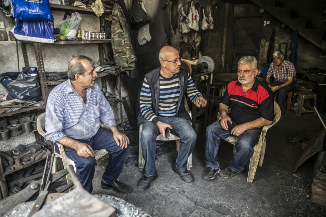 Çırak olarak mesleğe başladığı çarşının 26 yıldır başkanı