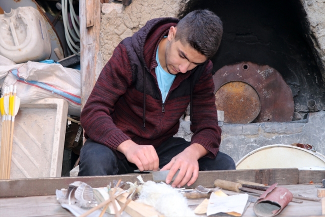 Bolulu lise öğrencisi okçuluk malzemesi üretiyor