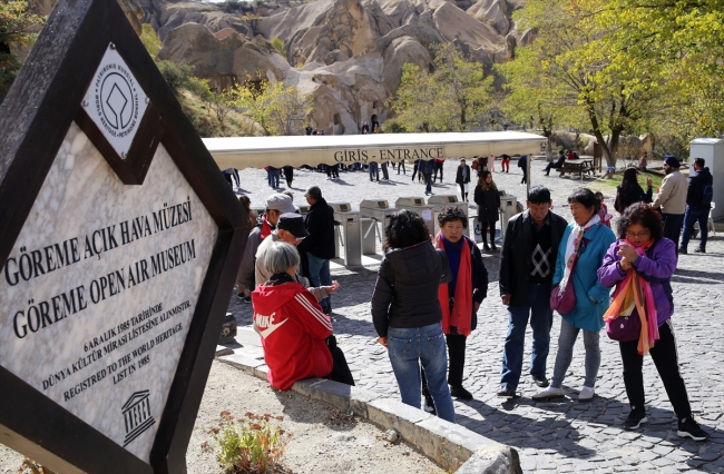 Kapadokya ziyaretçilerine masalsı bir tatil yaşatıyor