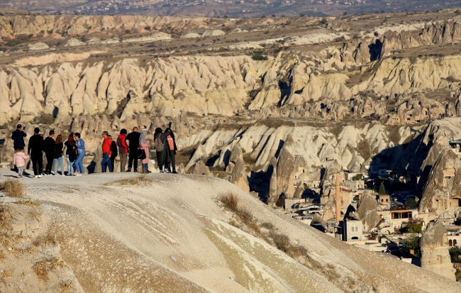 Kapadokya ziyaretçilerine masalsı bir tatil yaşatıyor