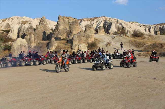 Kapadokya ziyaretçilerine masalsı bir tatil yaşatıyor