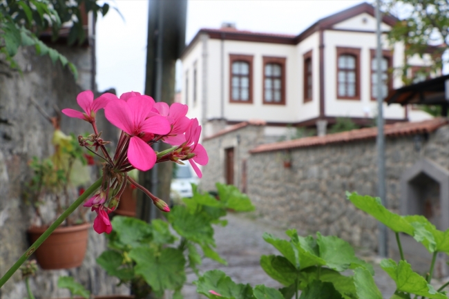 Tarihi dokusuyla ziyaretçilerin gözdesi: Trabzon Ortamahalle