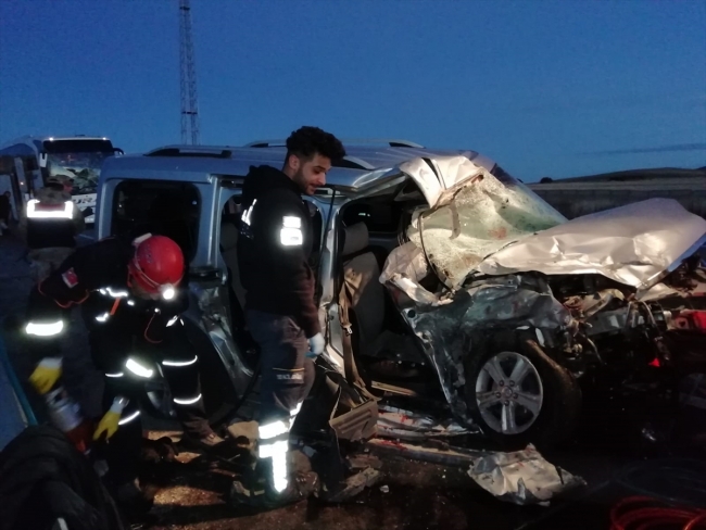 Sivas Ta Yolcu Otobusu Devrildi 36 Kisi Yaralandi