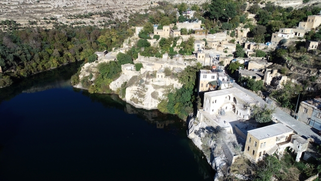 Tarihi taş evleriyle öne çıkan Halfeti'de sonbahar