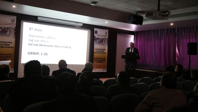 Antalya'da yapılan karaciğer nakli 18 ülkede canlı izlendi