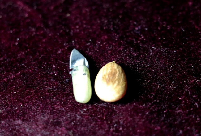 71 yaşındaki usta ürettiği mini bıçaklarla rekorlar kitabına girmek istiyor