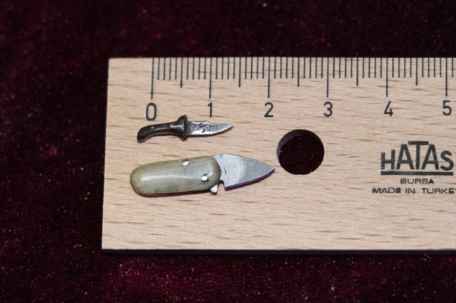 71 yaşındaki usta ürettiği mini bıçaklarla rekorlar kitabına girmek istiyor